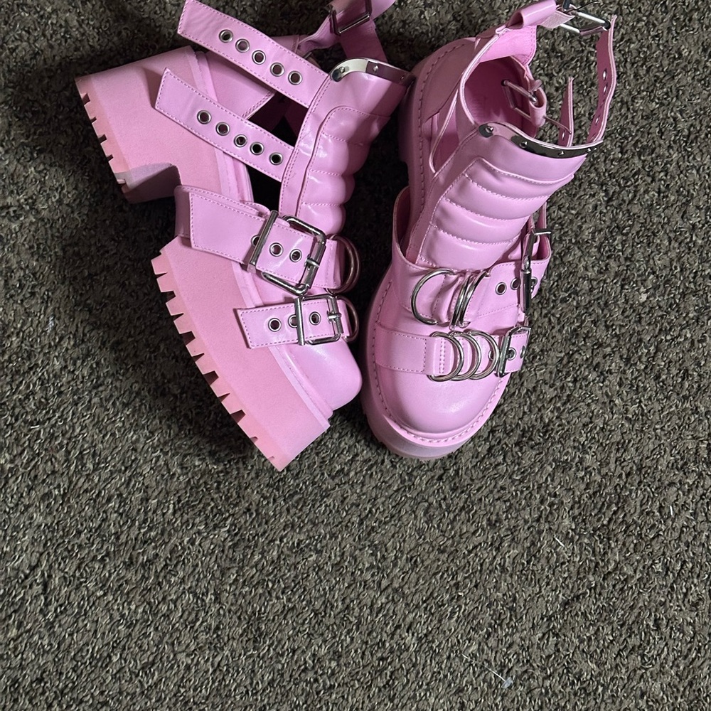 Trendy Pink Platform Boots - Picture 3 of 7